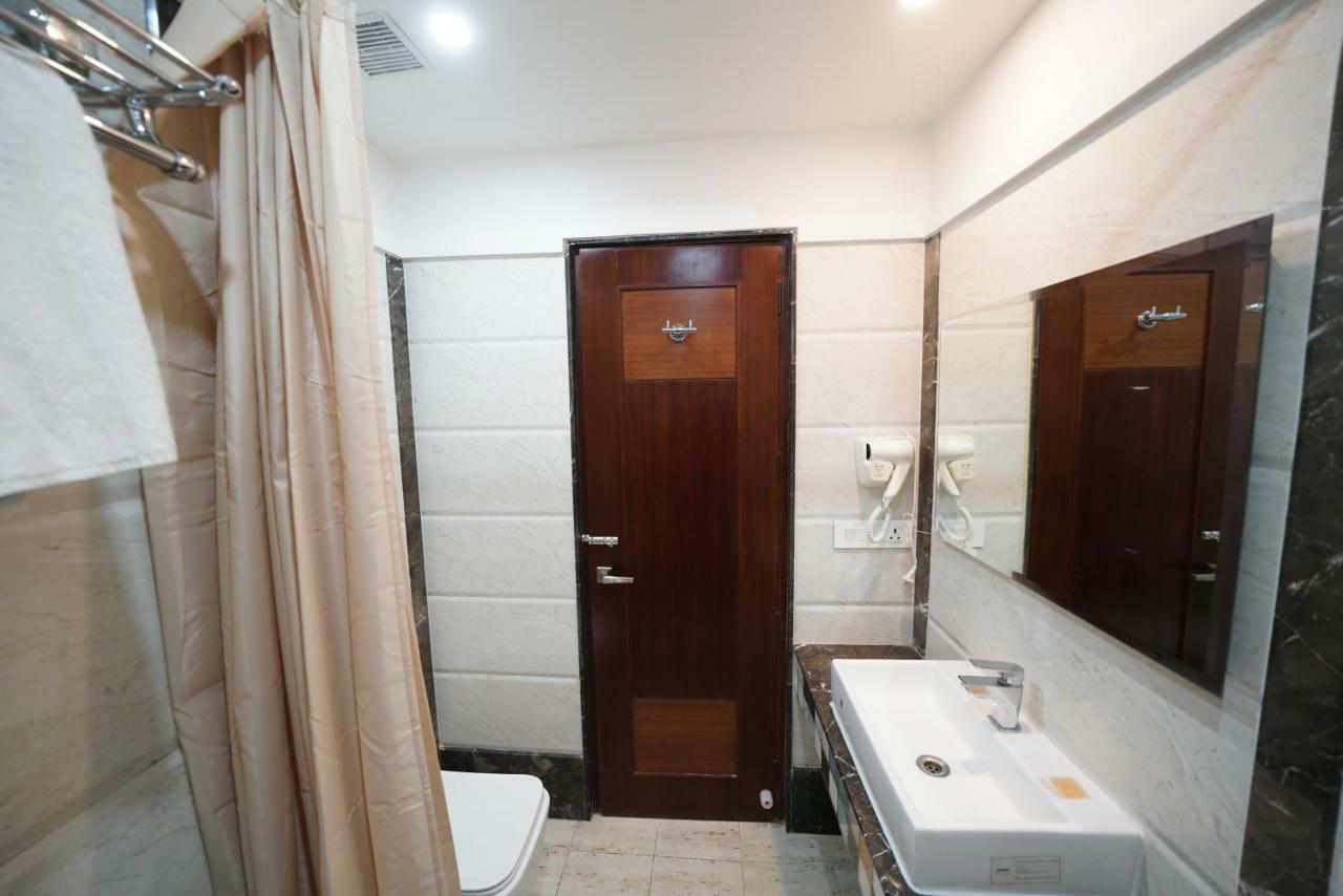 Square Inn Hotel,Varanasi Exterior photo